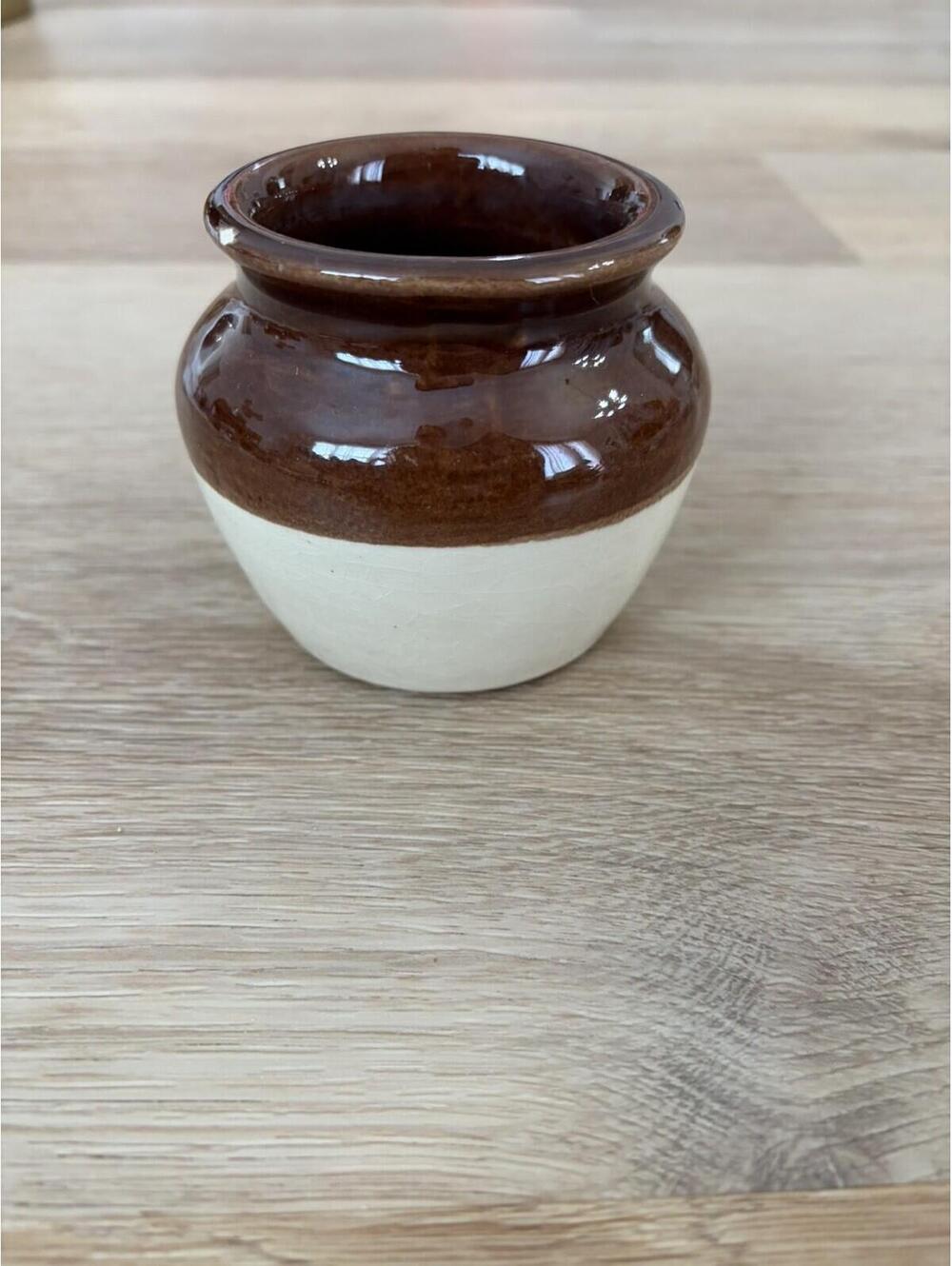 Vintage Burnham & Morrill (B & M)Portland ME  3 1/4" Stoneware Bean Pot